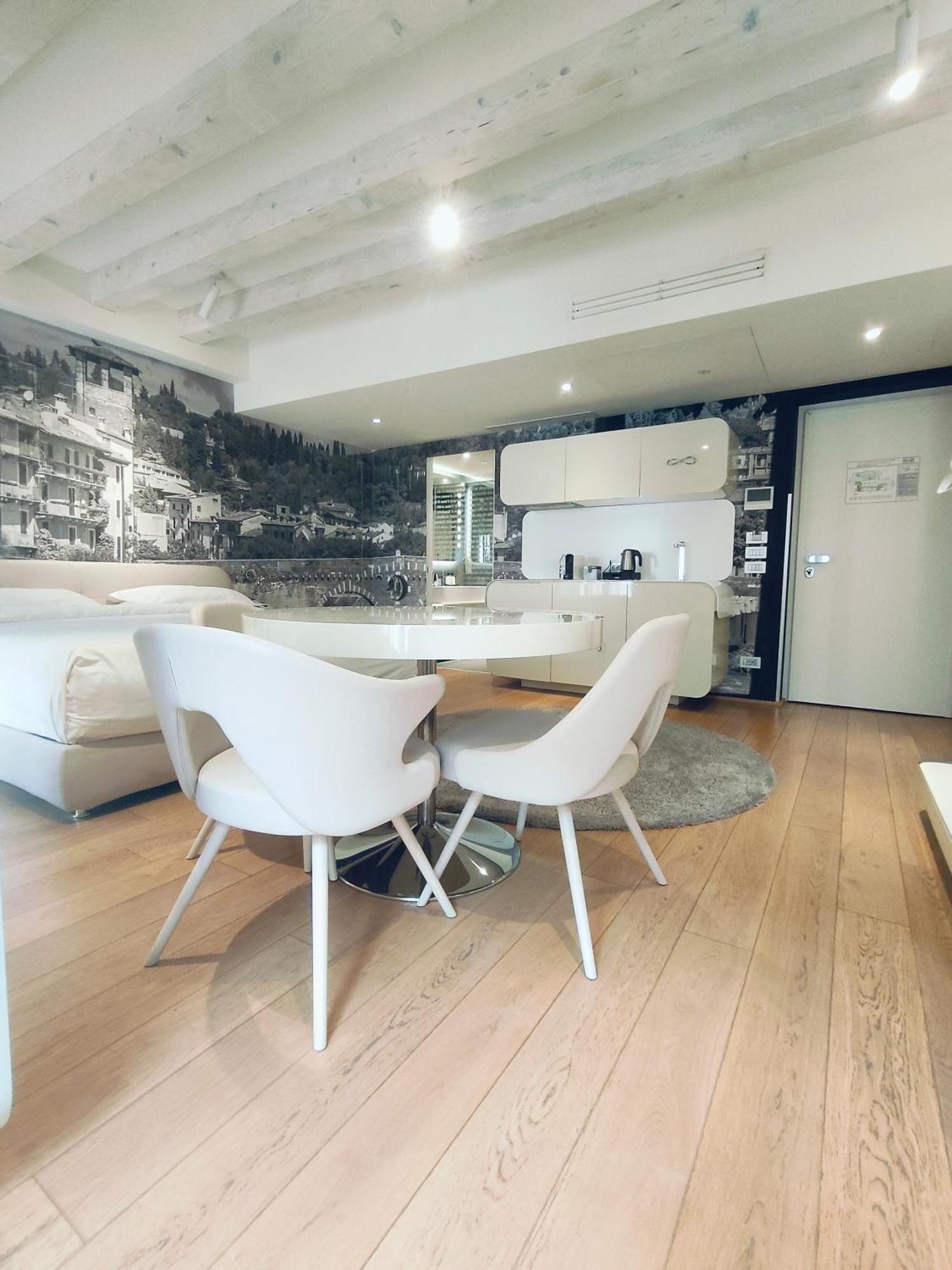 Lords Of Verona Luxury Apartments 外观 照片